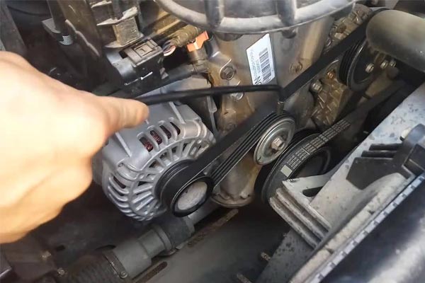 赤壁转速传感器的工作原理是什么？